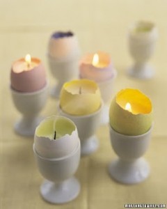 świeczniki w kształcie jajek